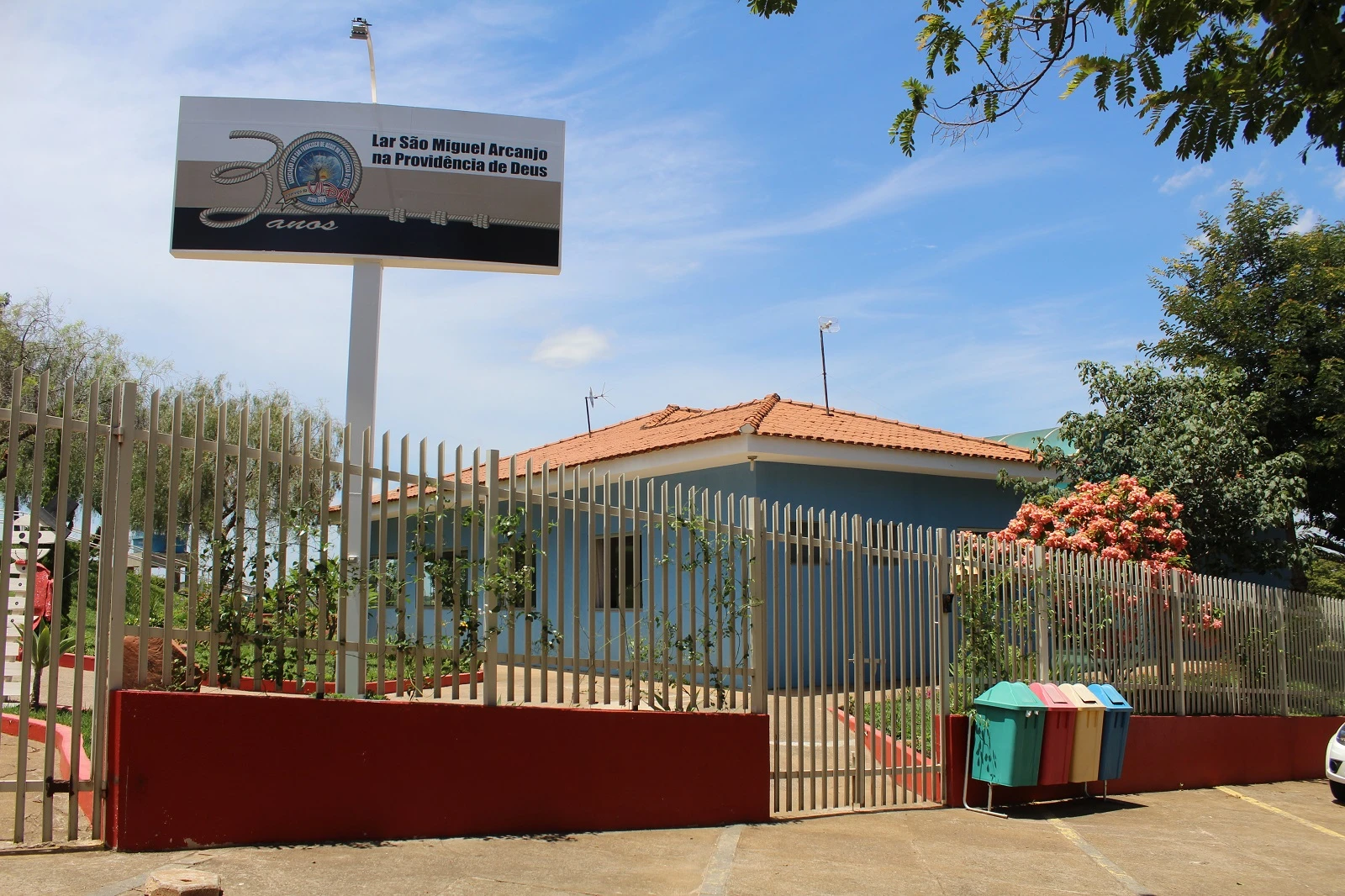 Lar São Miguel Arcanjo na Providência de Deus – Pirapozinho/SP